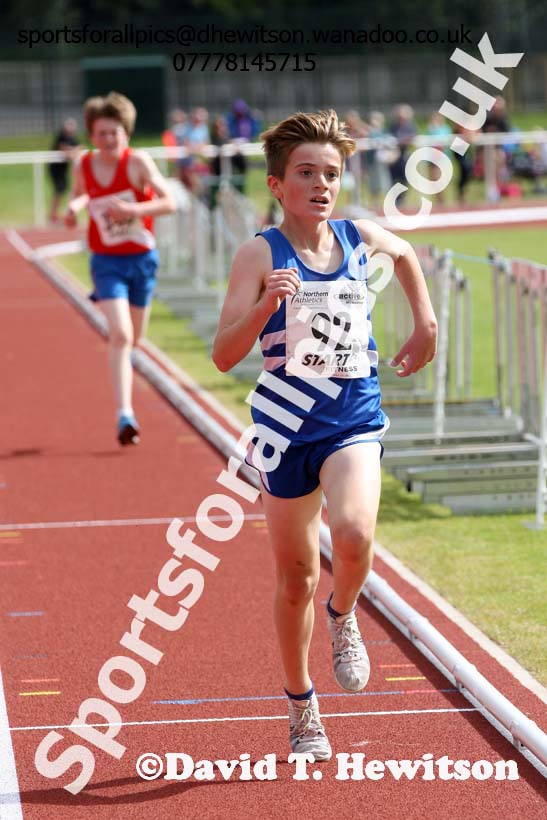 Under-15 boys 3000 metres. Photo: David T. Hewitson/Sports for All Pics